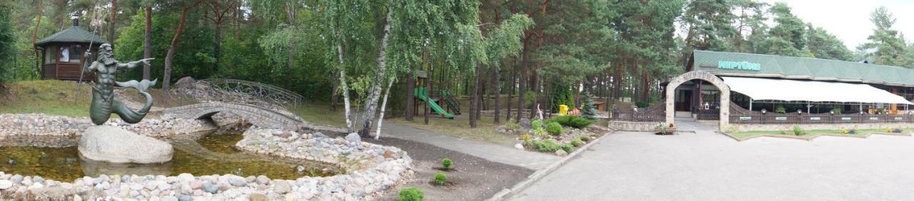 Neptuns Hotel Jūrkalne Eksteriør billede
